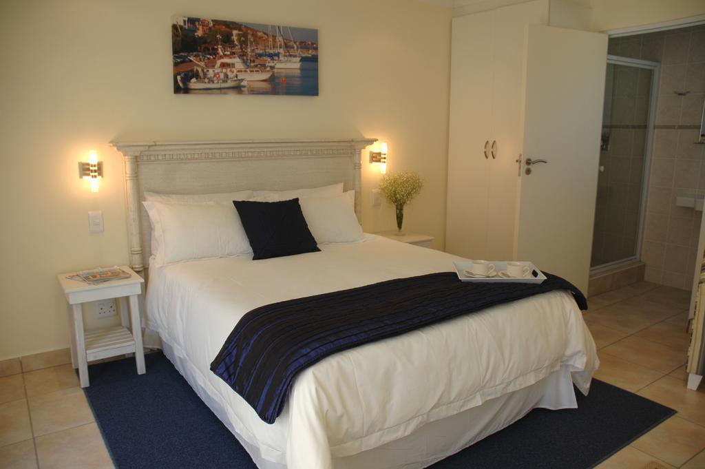 Santorini Guesthouse East London Esterno foto