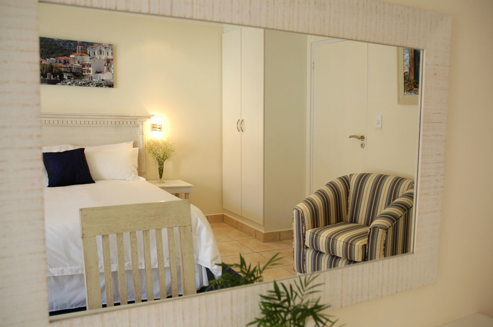 Santorini Guesthouse East London Esterno foto